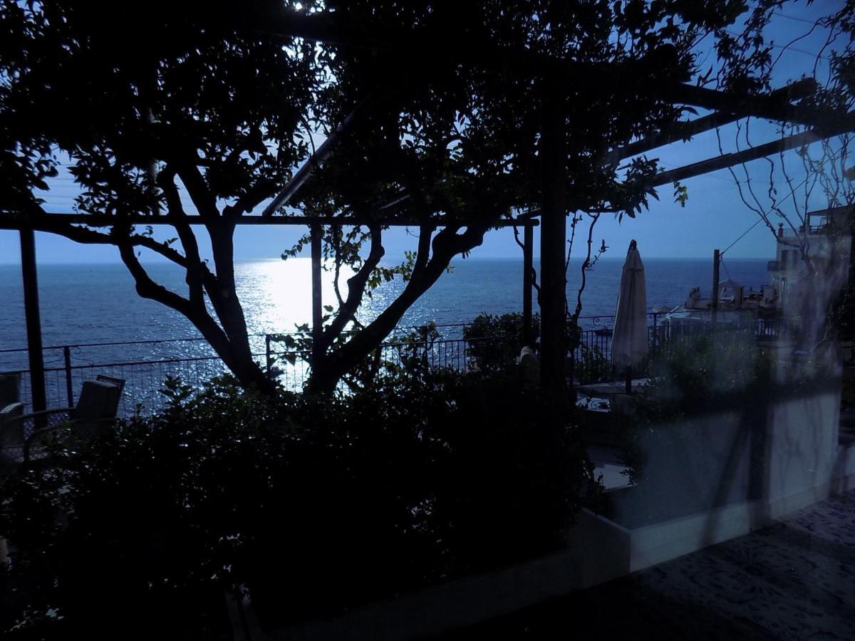 Maison De Charme Villa Mavi Praiano Buitenkant foto